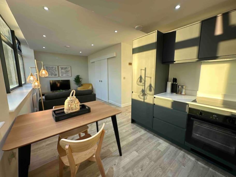 1 Bed Flat With View Of Old Trafford Apartment Manchester Exterior foto